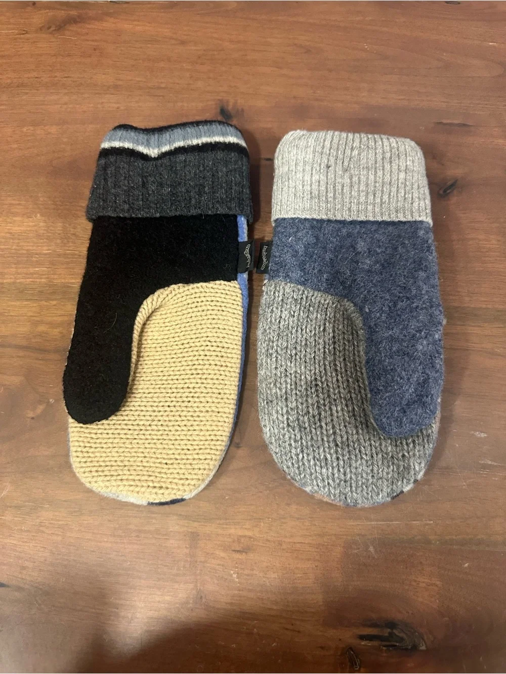 Baabaazuzu Wool Mittens NWOT
